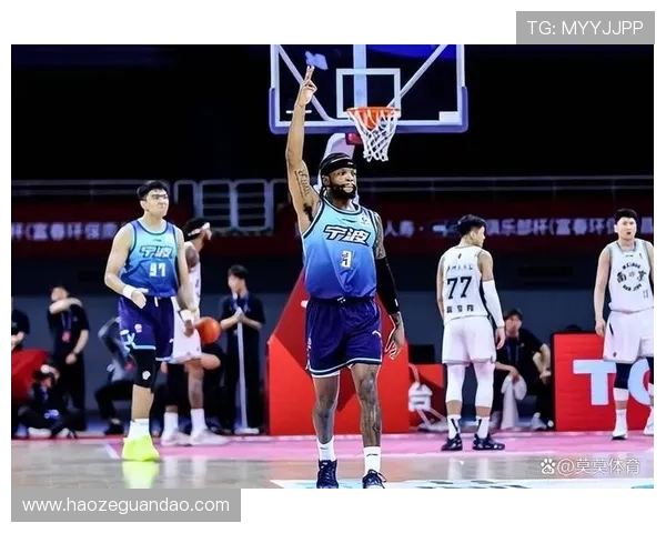 上海半场险胜广东对轰32分