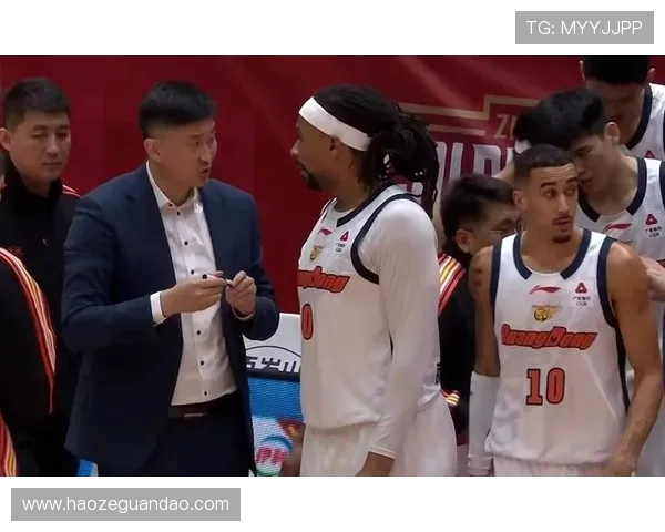 终于官宣麦基正式加盟北京男篮